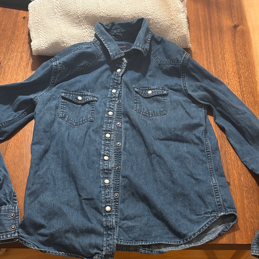 American Eagle Outfitters Blue Button Down Shirt